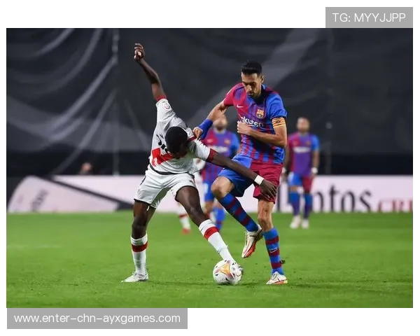 巴萨边线传中连连造成门前混乱：从边路艺术到商业机遇的全景解码