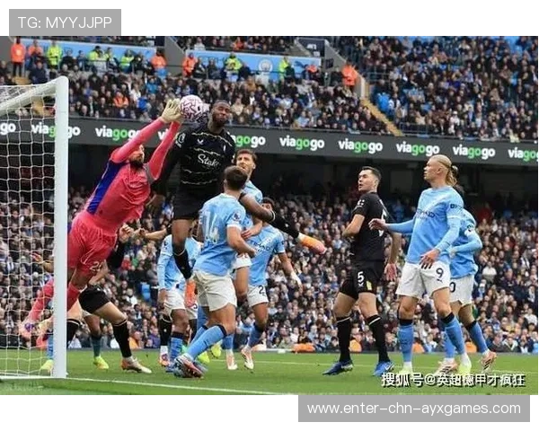 曼城前场节奏突然加快，多库的起速完全打穿防线