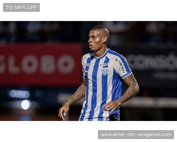 玉昆巴西外援中场策动射门，重塑球队攻防体系