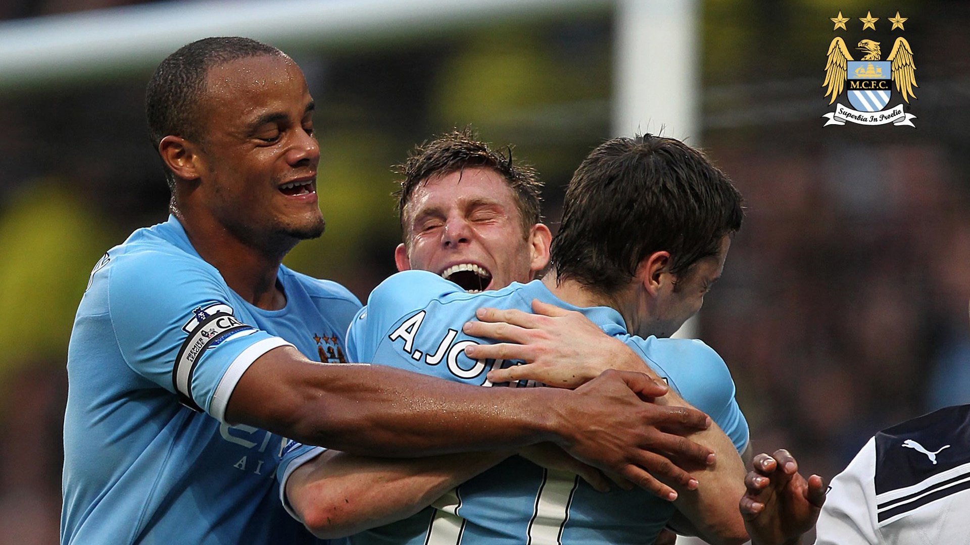 利物浦官宣新赛季客场球衣：致敬 90 年代薄荷绿经典，复古风拉满。